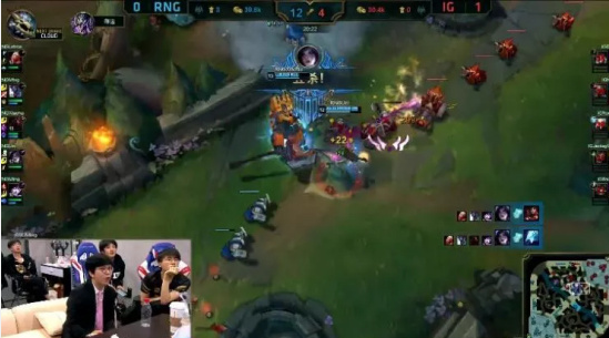 《LOL》职业赛场卡莎独领全场